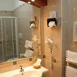 Adria باري