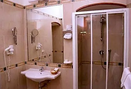 Adria 3* باري