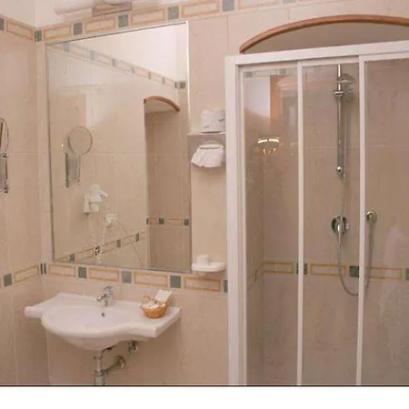 Hotel Adria 3*